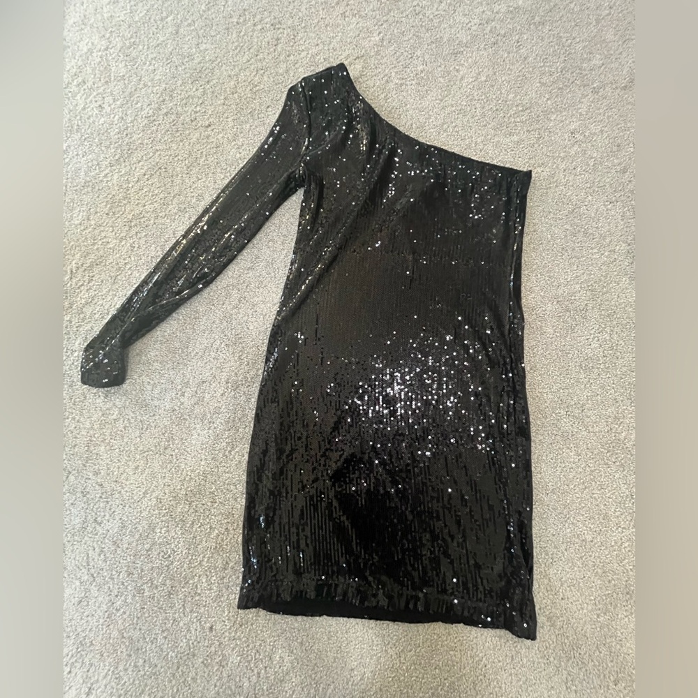 DYNAMITE One shoulder dress